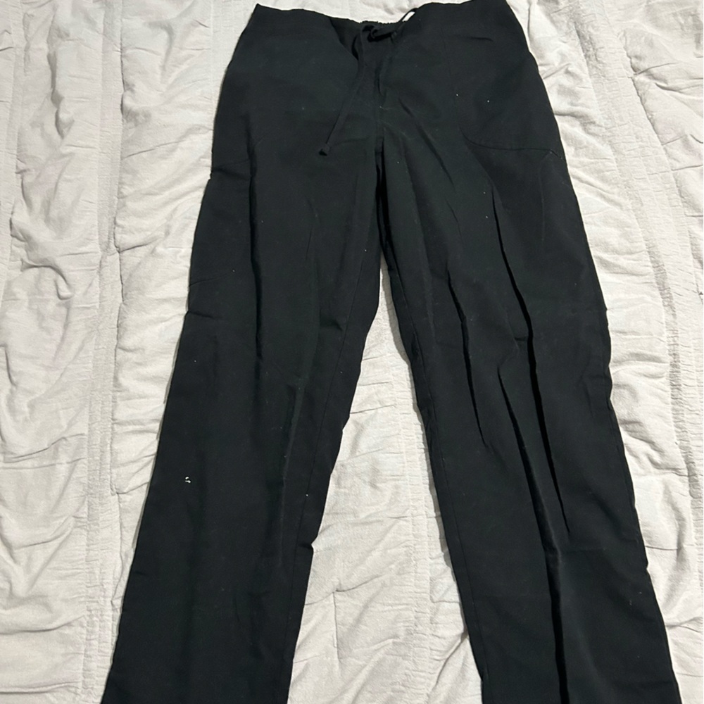 Medium Black Scrub